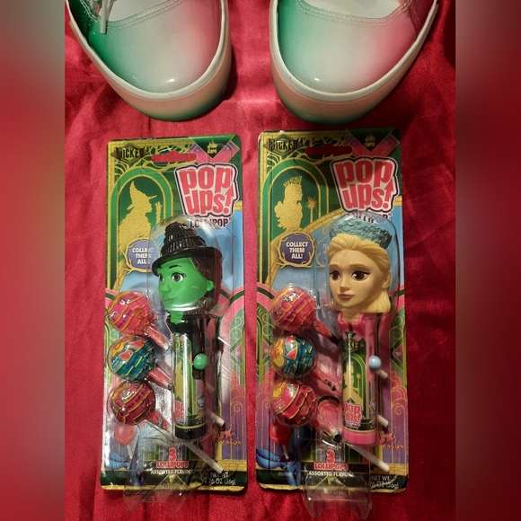 Stylish High-Top Sneakers - Green and White - Picture 2 of 7